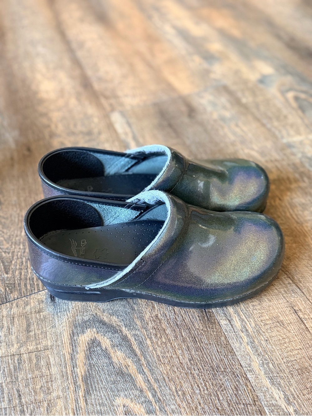 Dansko Professional Iridescent Leather Clogs – Women’s EU 41